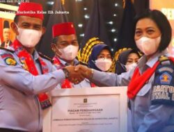 Disaksikan Kakanwil Kumham DKI Jakarta, Kadivpas Berikan Apresiasi Kepada Kalapas Narkotika Jakarta